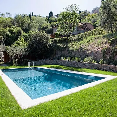 Torreone Sleeps 4 With Pool Air Con And Wifi
