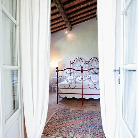 Torreone Sleeps 4 With Pool Air Con And Wifi