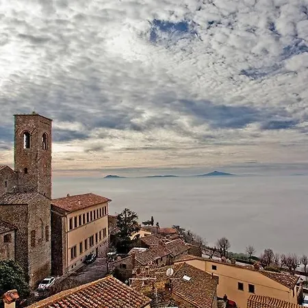 Torreone Sleeps 4 With Pool Air Con And Wifi